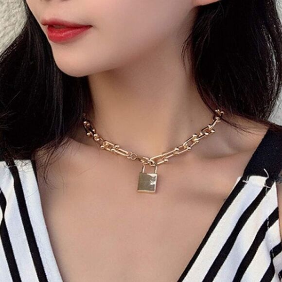 NEW CHUNKY GOLD CHAIN LOCK CHOKER NECKLACE - Picture 1 of 4